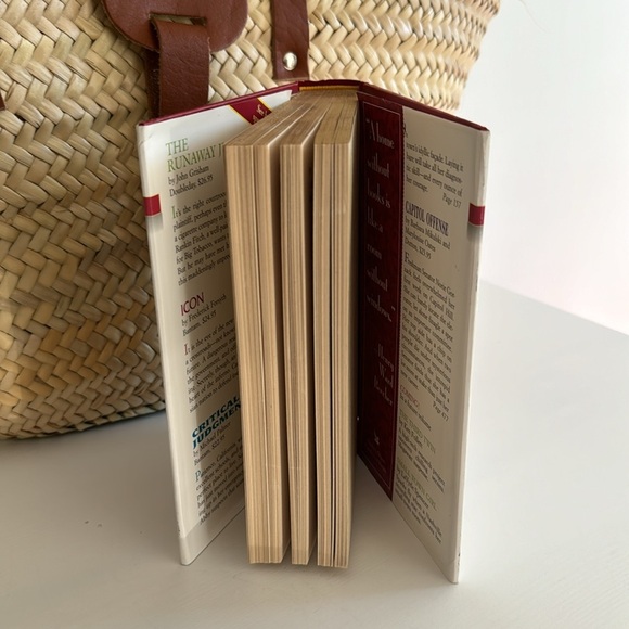 Reader’s Digest Condensed Books 1997 Volume 1 - Picture 5 of 9